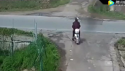 慢悠悠造句，慢悠悠表示慢的词语