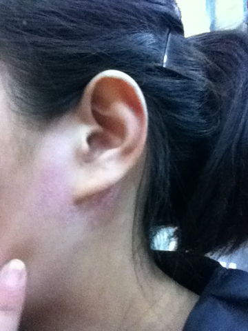 两个火一个耳朵旁叫什么，两个火念什么