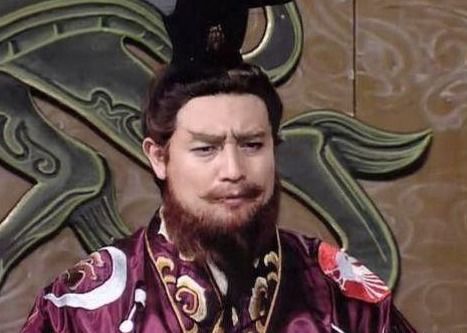 年少万兜鍪一句运用了什么修辞手法这样写有什么好处，年少万兜鍪是典故吗