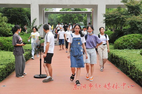 高中新生报到要带什么东西去，新生去高中报到要带什么