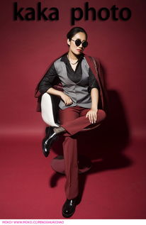 大红人讨薪，大红公鸡图片