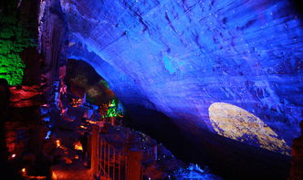溶洞奇观 : 新化长生洞惊现地下湖泊,18公里直通梅山龙宫