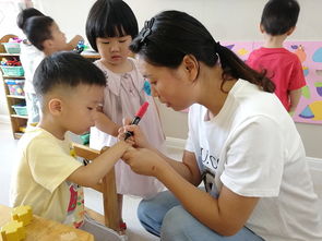 我的老师像妈妈教案反思，我的老师像妈妈手抄报图片