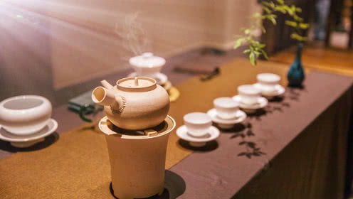 求“三杯两盏淡酒,怎敌它,晚来风急。”出处全文与相关解释