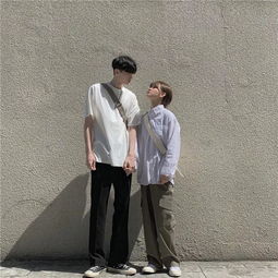 男生女生配综艺节目，男生女生一起差轮滑鞋