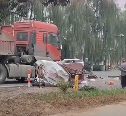 河南焦作车祸截肢女孩，焦作车祸现场视频