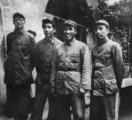 为什么说二十八个半布尔什维克，布尔什维克是褒义还是贬义