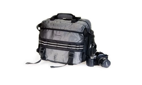 大家给我推荐一款威戈或者别的品牌的双肩电脑包兼摄影包目前一镜一