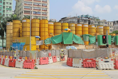 铁丝在氧气中燃烧的化学方程式和现象，铁丝在氧气中燃烧的现象