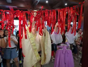 穿尽红丝几万条上一句诗是什么，家家乞巧望秋月穿尽红丝几万条