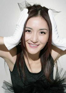 02年的时候看麻将进行曲里面有首歌,歌词是:有位小妞想得美,大大的眼睛