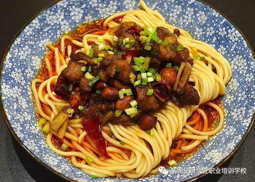 威风八面的意思