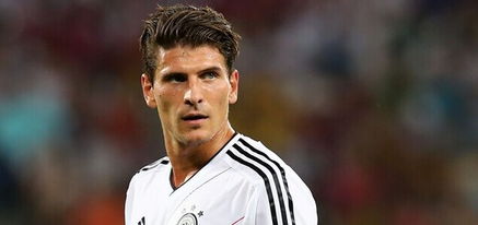 马里奥戈麦斯场上位置是9号位吗