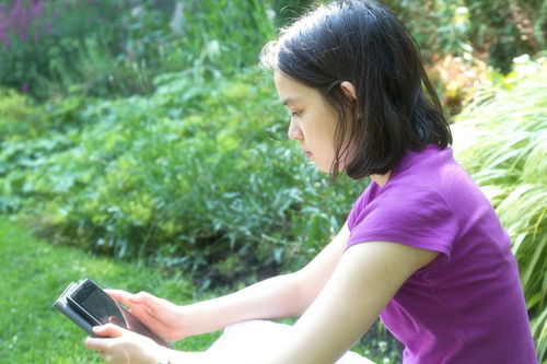 形容笑容很甜美的句子(精选42句)，形容笑容很甜美的句子成语