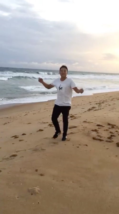 《大海呀,大海就像妈妈一样》是什么歌的词???