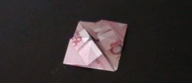 用100元折爱心怎么折