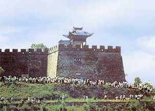 夫人城的来历，夫人瓷西湖蓝茶具一套价格