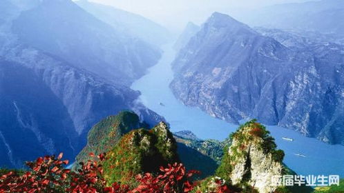 形容长江的词语2个字，形容长江的词语有哪些二字