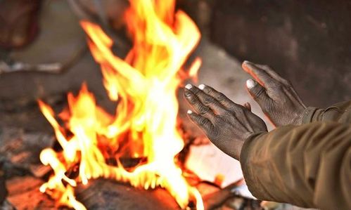 麦浚龙的《借火》 歌词