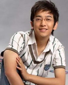 有个长得超像范冰冰的男的,叫什么?