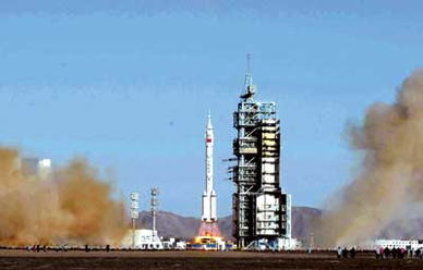 载人航天工程的载的读音是什么 载人航天工程的载的读音