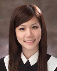 炎亚纶的家人叫什么名字?