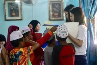 初中英语8年级报纸Each nation has many volunteer who help take car