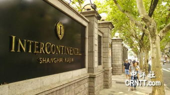 大门的英文单词怎么读，迈进学校大门的英文