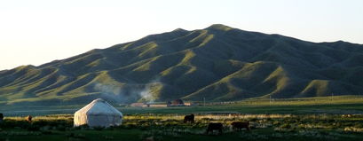 秀美的反义词，秀美的山