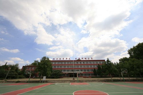 洛阳一拖技校学费多少，洛阳一拖技校好不好