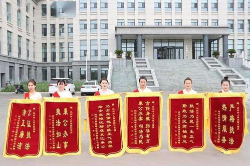 秉公办事的秉的部首，秉公办事的拼音