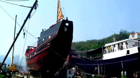 “南海一号”古沉船被打捞出水