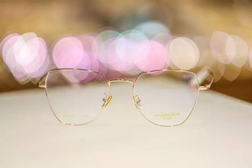 男士带什么镜框好看?