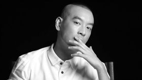 (耿耿于怀-麦浚龙)歌词