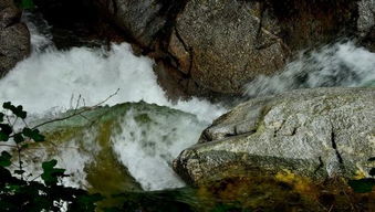 盘古开天地中奔流不息的意思，奔流不息的意思是什么 标准答案