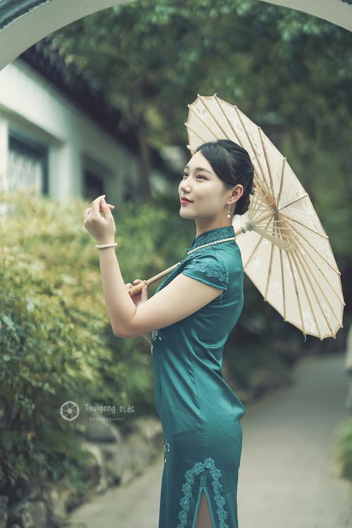 《青青河畔草》要表达什么?
