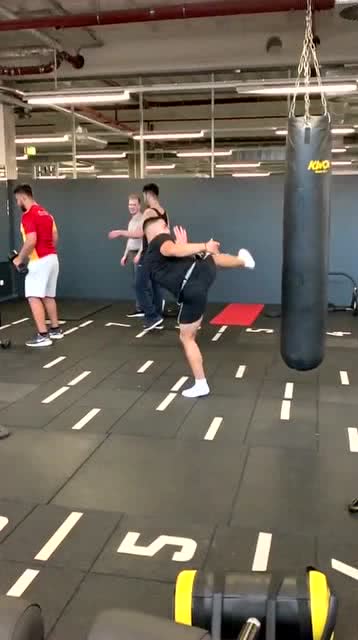 二脚踢是啥，二脚踢原理