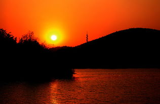 秋天漠漠向昏黑上一句是什么意思