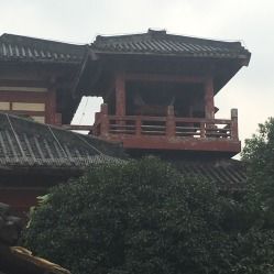 姑苏台上乌栖时的下一句，姑苏台上