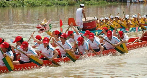 赛龙舟比赛的场面描写200字，赛龙舟比赛的场面描写片段