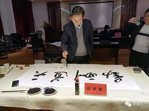 吹糠见米的意思