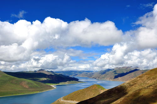 旖旎的拼音，旖旎风光下一句