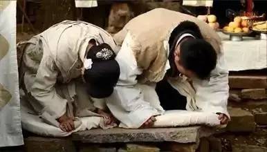 披麻戴孝是什么意思