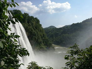 《西游记》的花果山水帘洞洞口的对联是什么??