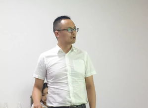 我喜欢一个女孩叫于佳文,帮我设计一个暗恋个性签名