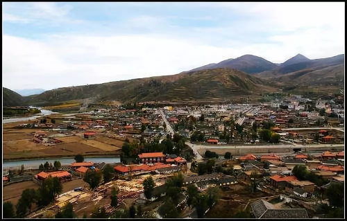 炉霍县属于哪个市