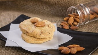 杏仁饼的功效与作用，杏仁饼的功效与作用及禁忌