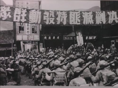 一个营队有多少个人，一个营和一个团各多少人