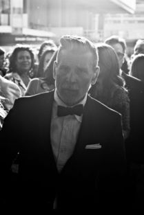 ambiguously的意思，ambiguously音标