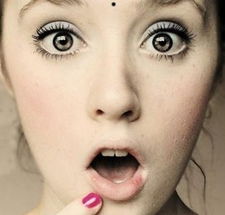 眉间有痣的女演员，眉间有痣的男人